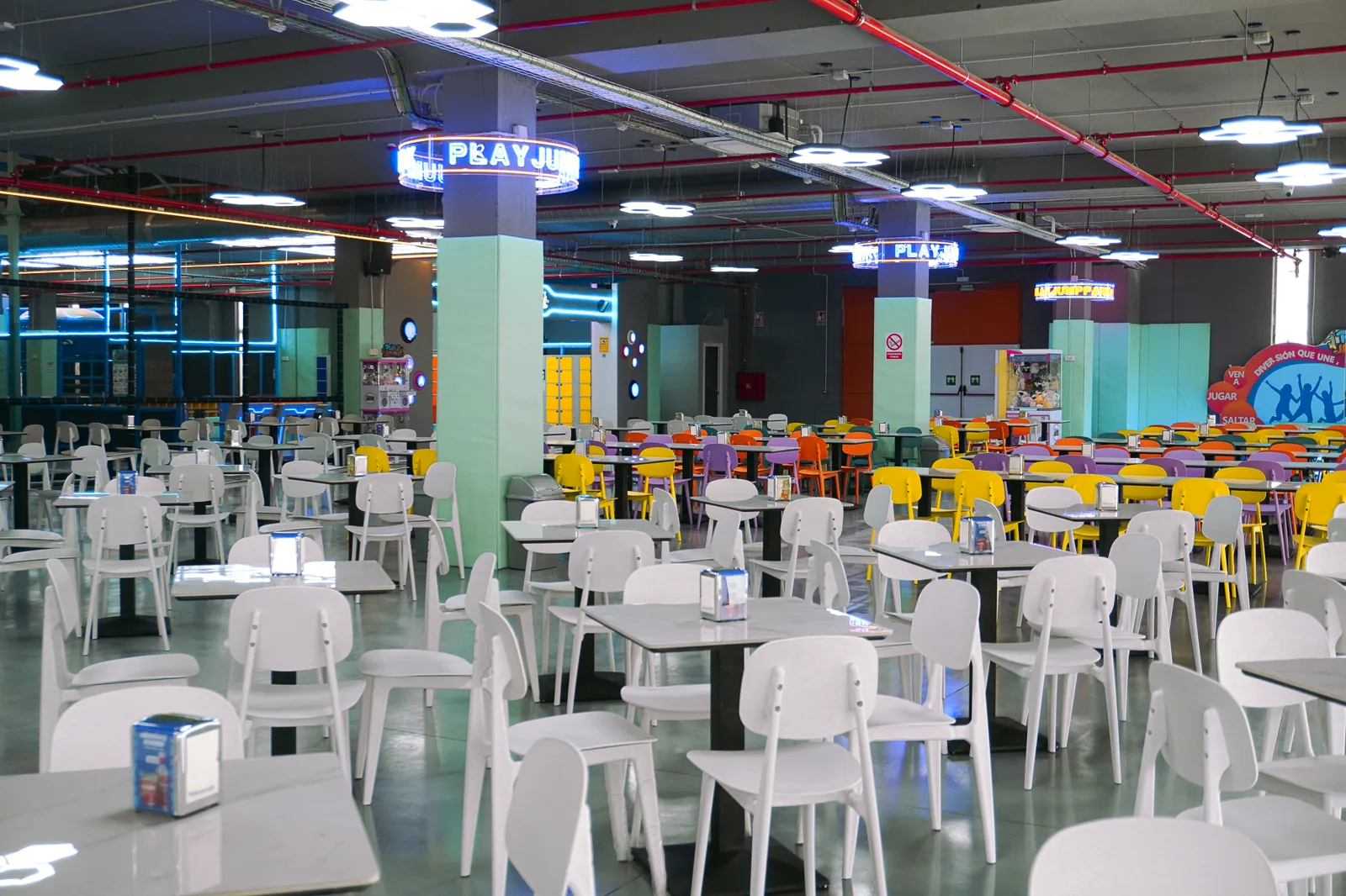 The park’s café and seating area.